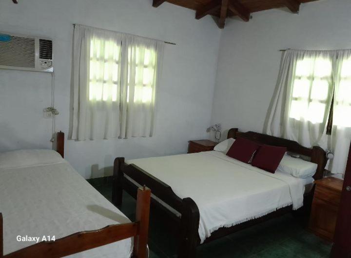 Cabana Ibera Colonia Carlos Pellegrini  Bagian luar foto